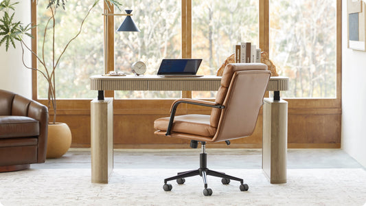 Work Smarter, Live Beautifully: Ms. Lina’s Smart Living Journey with an Adjustable Standing Desk