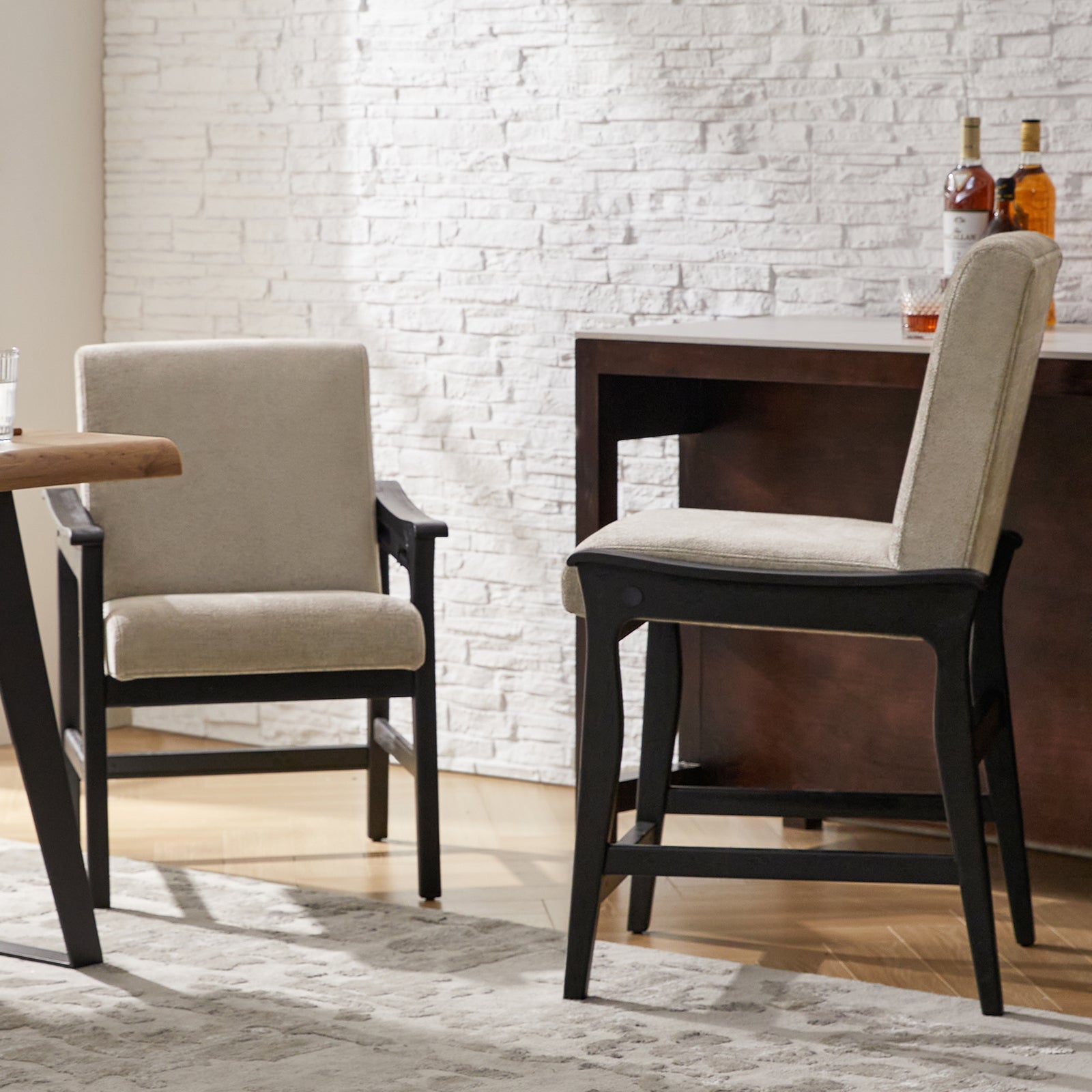 Leo Modern Convertible Chair– Transforms Seamlessly Between Counter Stool and Dining Chair